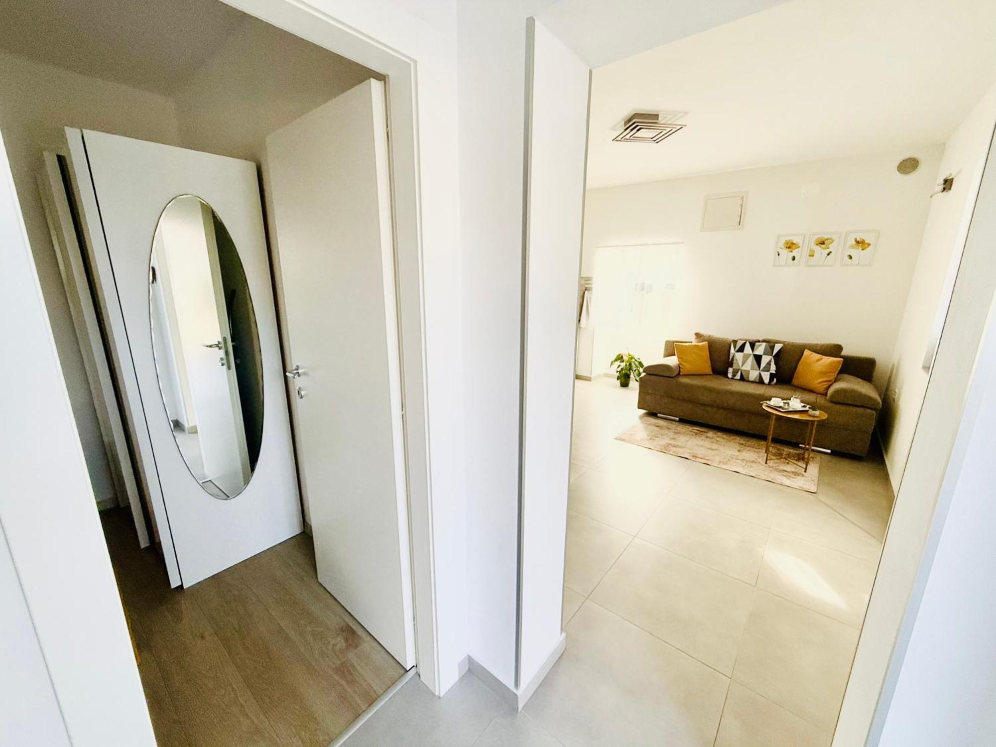 Apartment Erika - For 2 Near The Beach Pula Extérieur photo