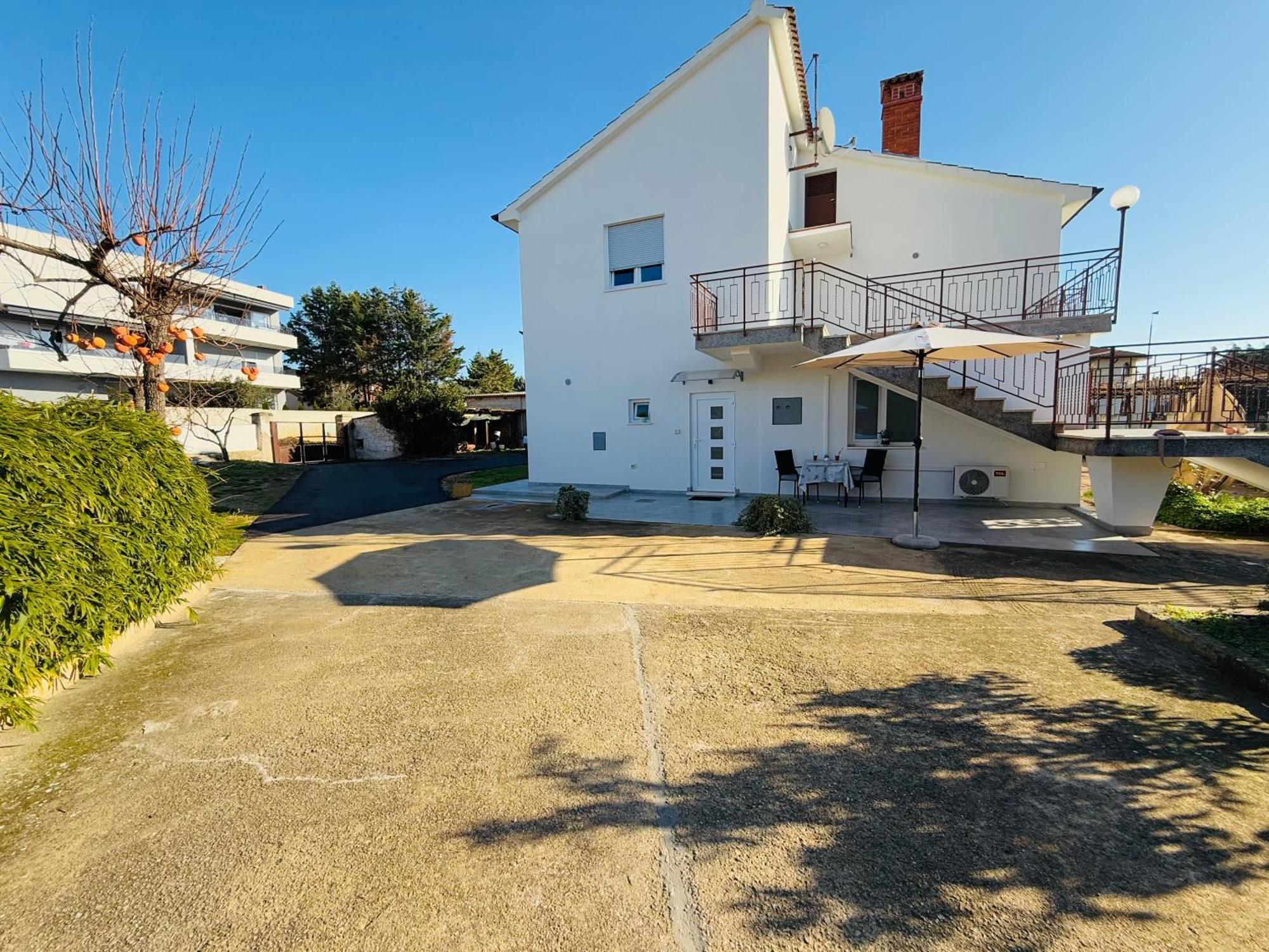 Apartment Erika - For 2 Near The Beach Pula Extérieur photo